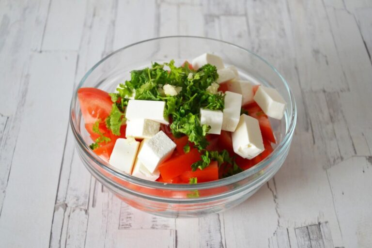 Салат крабовые палочки помидоры сыр быстро и просто