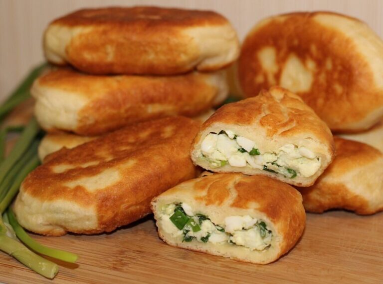 Пирожки с куриным яйцом и зеленым луком