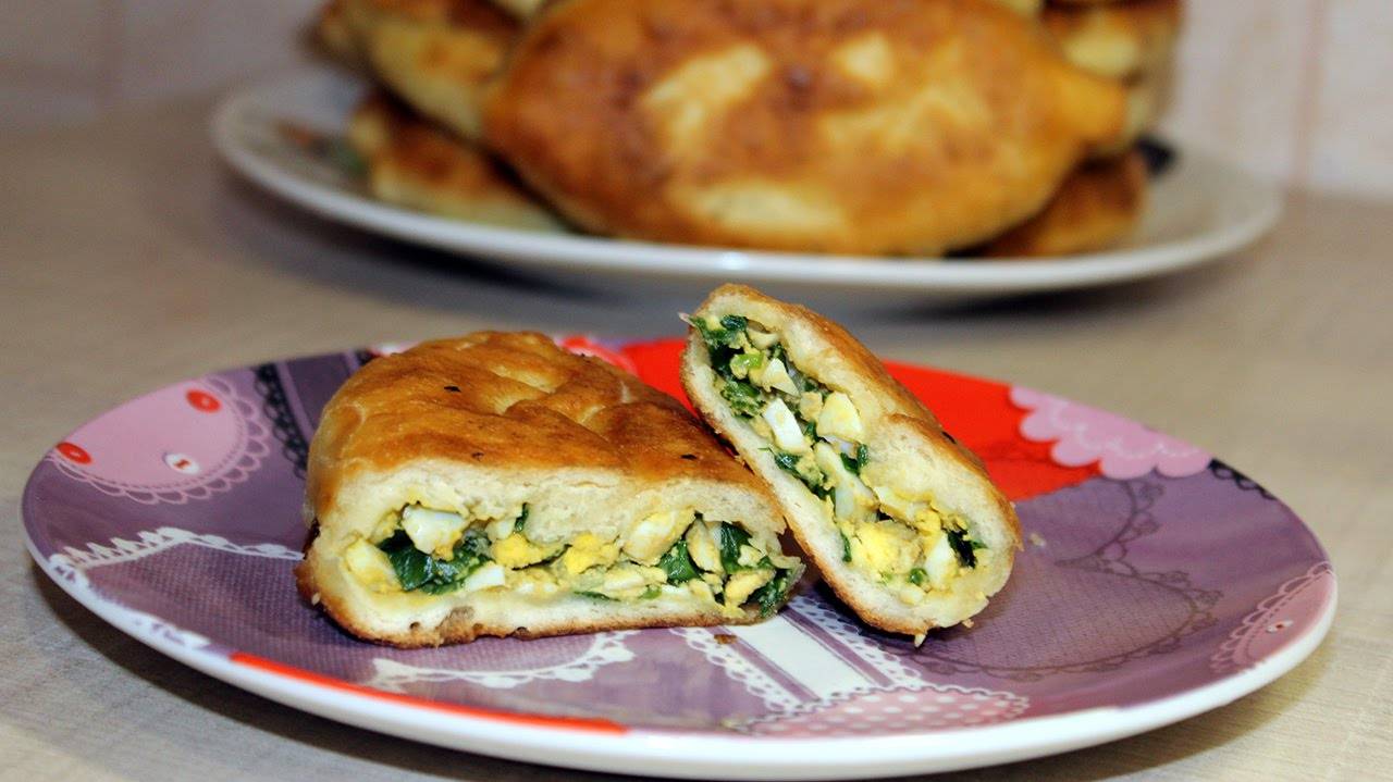 Пирожки с куриным яйцом и зеленым луком